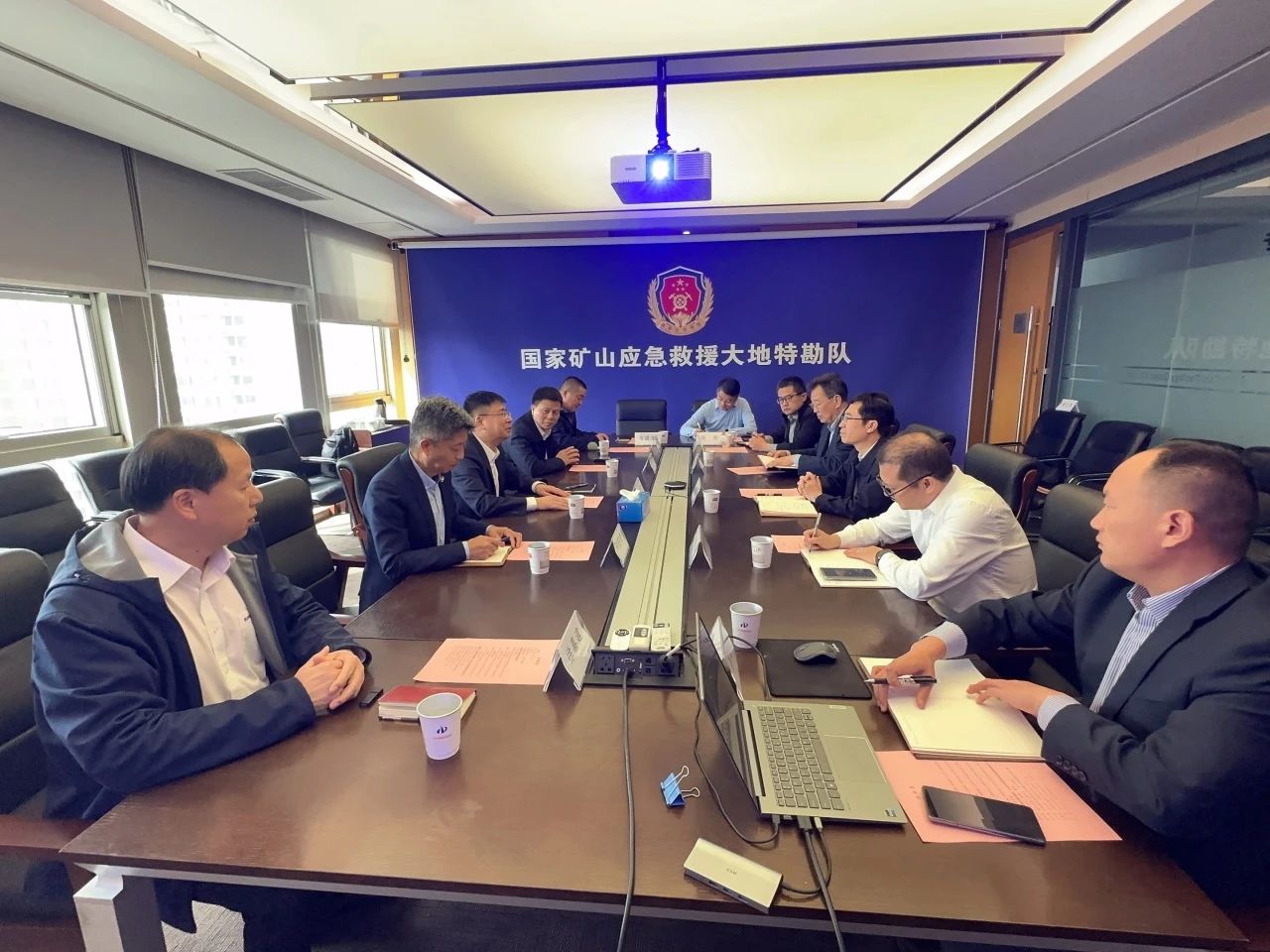 山河智能董事長付向東帶隊(duì)拜訪中煤地質(zhì)總局、大地特勘公司